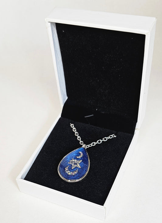 Teardrop necklace