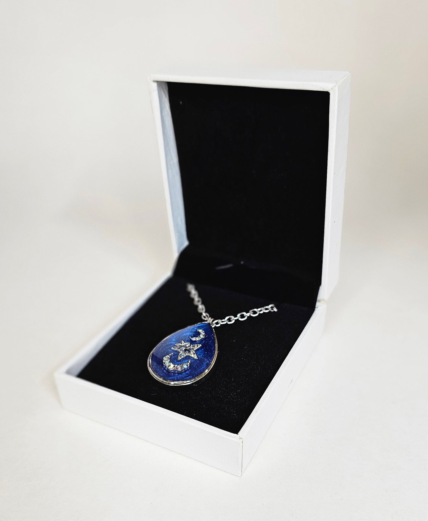 Teardrop necklace